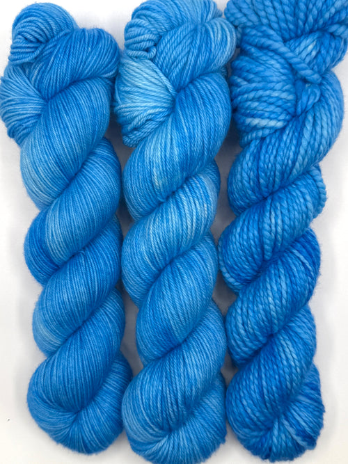 Azul aciano intenso