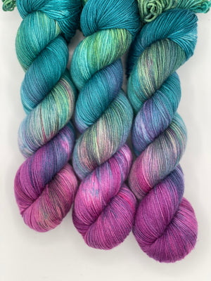 Peacocks Feather - Arcane Fibre Works